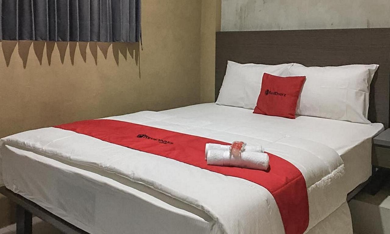 Reddoorz Near Wisata Paribendo Lawang Hotel Exterior foto